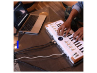 arturia-astrolab-37-portable-stage-keyboard_6926c993485ba.jpg
