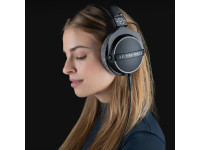 beyerdynamic-dt-770-pro-x-limited-edition_6622457caa81b.jpg