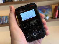 broland-r-07-bk-gravador-profissional-audio-para-reportagem-com-mini-coluna-e-bluetooth-controlo-remoto-com-app-best-seller-b_68038173d622b.jpg