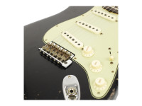 fender-1960-stratocaster-heavy-relic-rosewood-fingerboard-aged-black-over-3-colour-sunburst_6761810f2b281.jpg