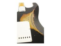 fender-1960-stratocaster-heavy-relic-rosewood-fingerboard-aged-black-over-3-colour-sunburst_67618111ad27f.jpg
