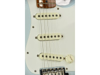 fender-2023-limited-edition-roasted-50s-dlx-closet-classic-1-piece-4a-roasted-flame-maple-faded-aged-sonic-blue_6675a9a810086.jpg