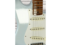 fender-2023-limited-edition-roasted-50s-dlx-closet-classic-1-piece-4a-roasted-flame-maple-faded-aged-sonic-blue_6675a9ae8da81.jpg