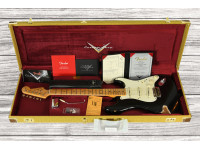 fender-custom-shop-56-strat-relic-black_6669c94eac7f6.jpg