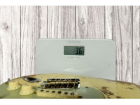 fender-custom-shop-limited-edition-60-dualmag-ii-stratocaster-super-heavy-relic-aged-vintage-white_6863bb82b1a48.jpg