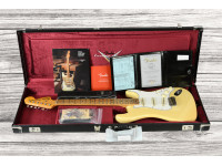 fender-custom-shop-limited-edition-69-strat-journeyman-relic-aged-vintage-white_65b7890500fbd.jpg