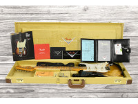 fender-custom-shop-stratocaster-1957-heavy-relic-aged-2-color-sunburst_6a3d4ee7e5635.jpg