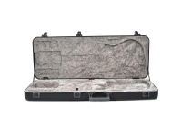 fender-deluxe-molded-bass-case_5b6b049c77117.jpg