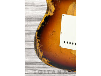 fender-limited-edition-roasted-61-super-heavy-relic-flat-lam-rosewood-fingerboard-aged-3-color-sunburst_63d7d456c09a4.jpg