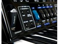 roland-fr-1x-bk_598c64c80b66a.jpg