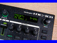 roland-mc-101_5f9812098eb51.gif
