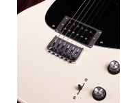 shergold-masquerader-standard-sm11-solid-quartz-white-gloss_6915c19249626.jpg