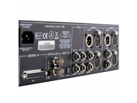 universal-audio-4-710d-twin-finity_5b1171f6cb1fa.jpg